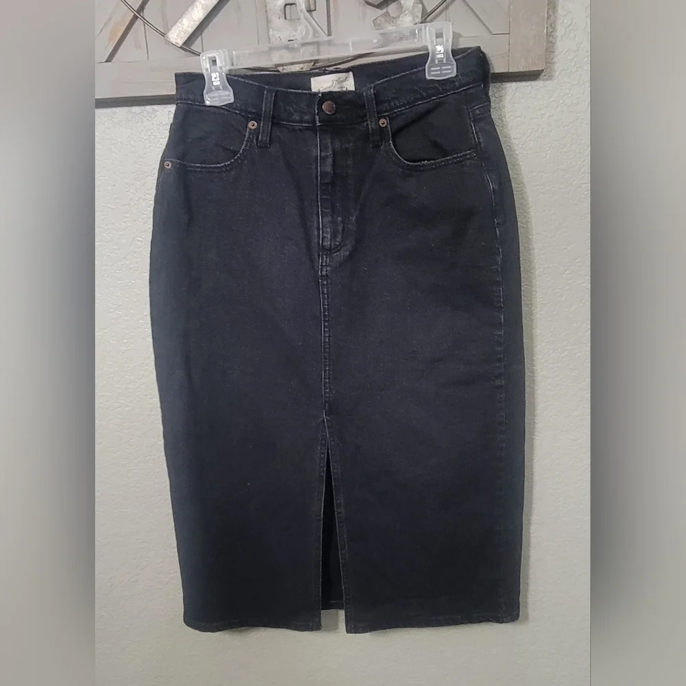 UNIVERSAL THREAD BLACK DARK WASH DENIM MIDI SKIRT W/ SLIT  Size 6 - Picture 7 of 7